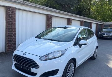 Ford Fiesta 82.000 km 6.000 &euro; Essen 45143