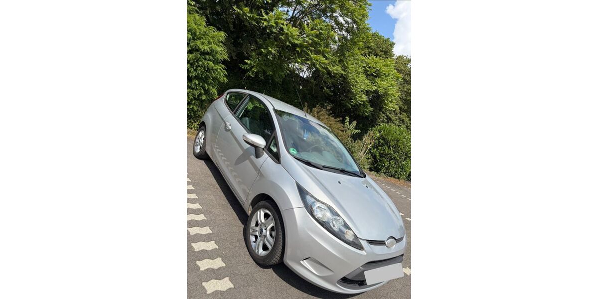 Ford Fiesta 105.026 km 3.900 &euro; Duisburg 47057