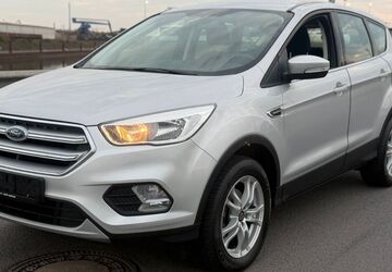 Ford Kuga 93.650 km 10.999 &euro; Duisburg 47138