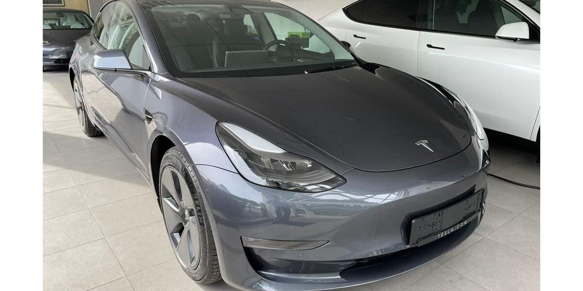 Tesla Model 3 66.400 km 29.990 &euro; Mülheim an der Ruhr 45478