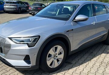 Audi e-tron 61.575 km 28.998 &euro; Datteln 45711