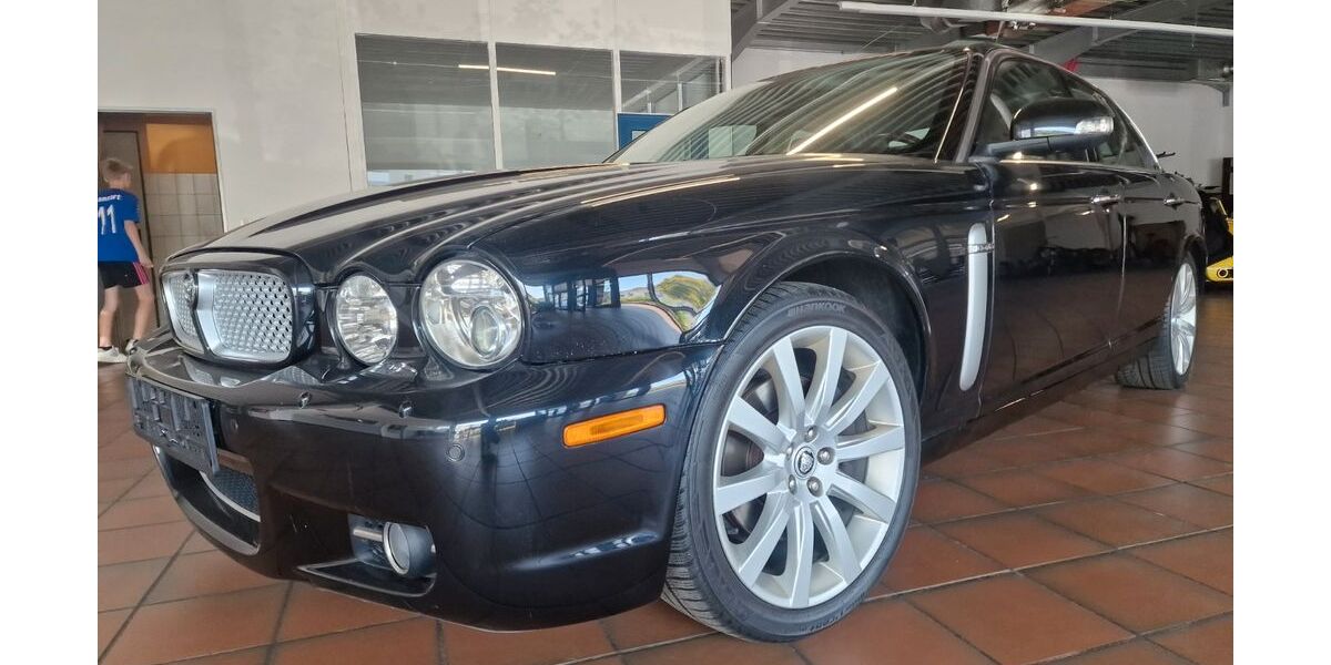 Jaguar XJ8 181.320 km 19.900 &euro; Gelsenkirchen 45884