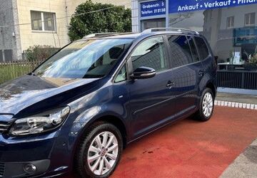 VW Touran 89.793 km 15.990 &euro; Essen 45141