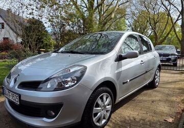 Renault Clio 86.000 km 3.850 &euro; Duisburg 47138