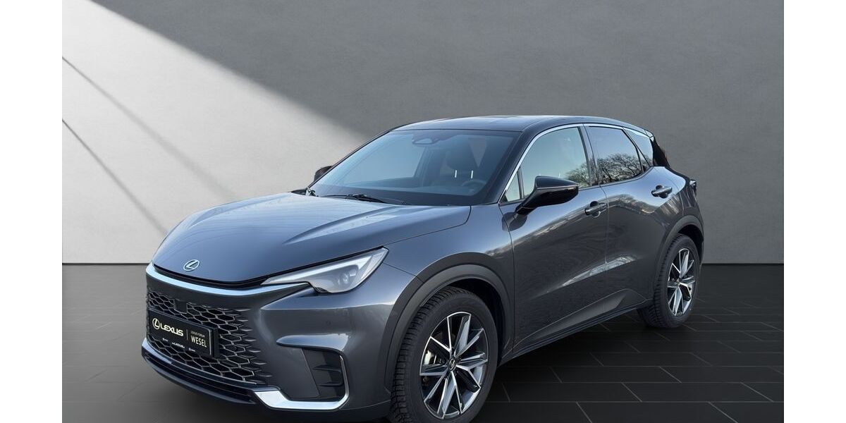 Lexus LBX 7.759 km 32.450 &euro; Wesel 46485