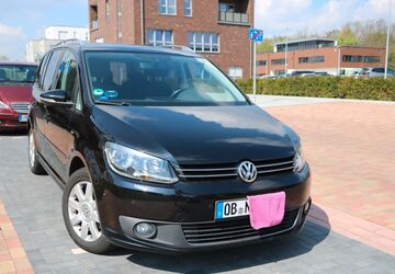 VW Touran 99.800 km 9.900 &euro; Oberhausen 46145