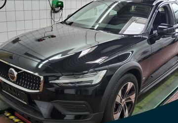 Volvo V60 Cross Country 19.109 km 37.850 &euro; Essen-Kray 45309