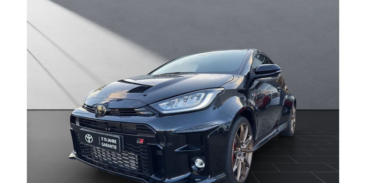 Toyota Yaris 7.990 km 41.490 &euro; Wesel 46485