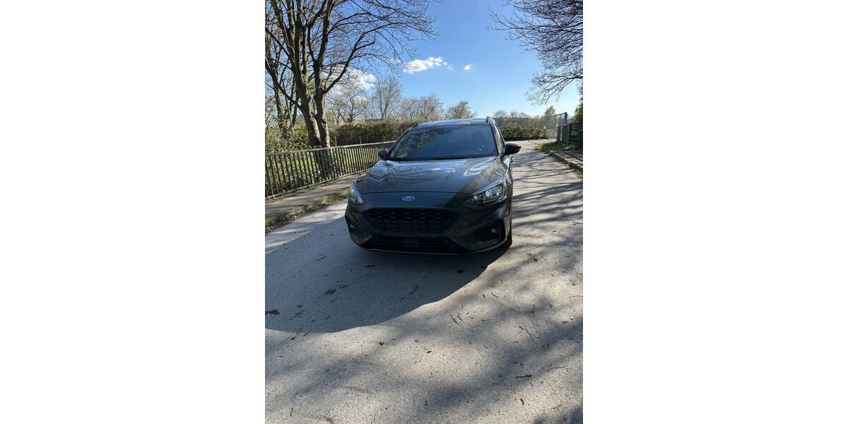 Ford Focus 89.499 km 12.599 &euro; Oberhausen 46145