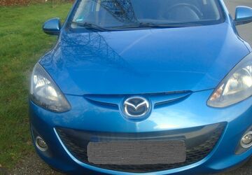 Mazda 2 119.000 km 5.300 &euro; Duisburg 47229