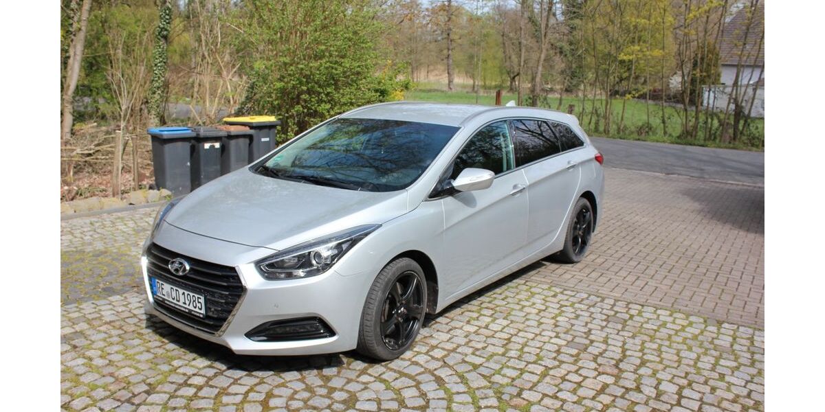 Hyundai i40 168.000 km 6.750 &euro; Oer-Erkenschwick 45739