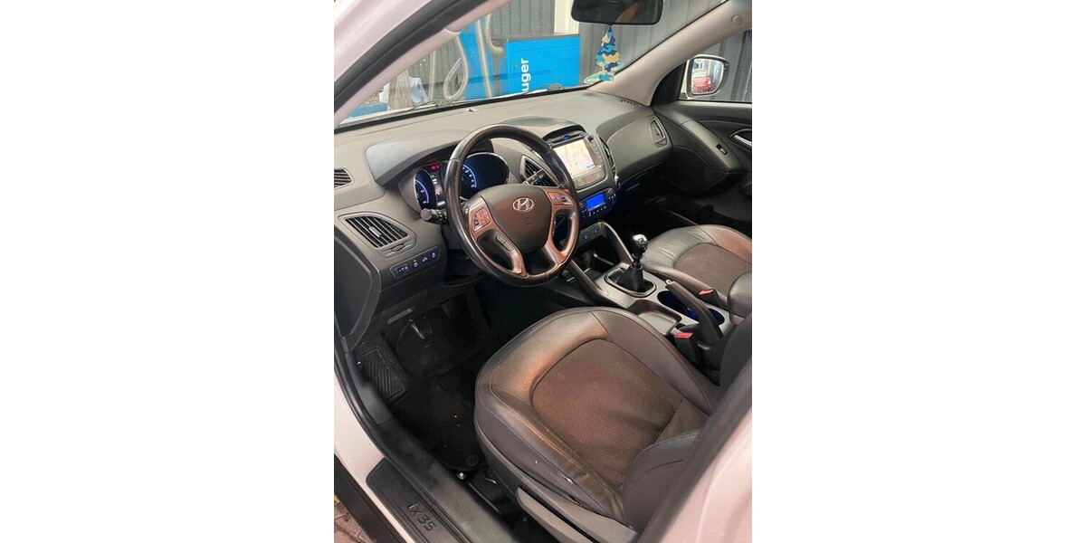 Hyundai IX35 100.270 km 10.500 &euro; Recklinghausen 45657