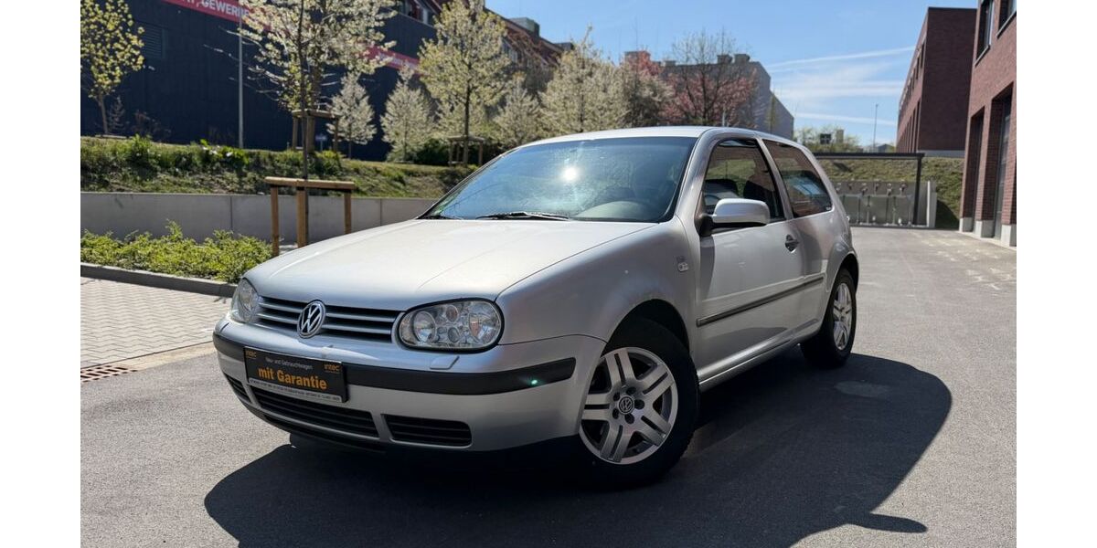 VW Golf 220.998 km 2.000 &euro; Essen 45145