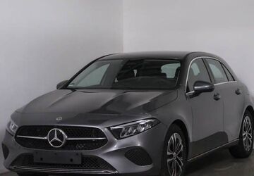 Mercedes-Benz A 180 2.178 km 29.490 &euro; Moers 47441