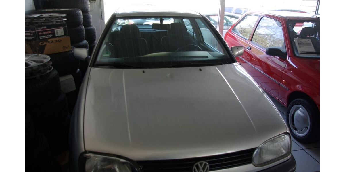 VW Golf 144.000 km 2.880 &euro; Bottrop 46242