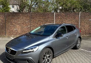 Volvo V40 Cross Country 127.000 km 14.690 &euro; Essen 45314