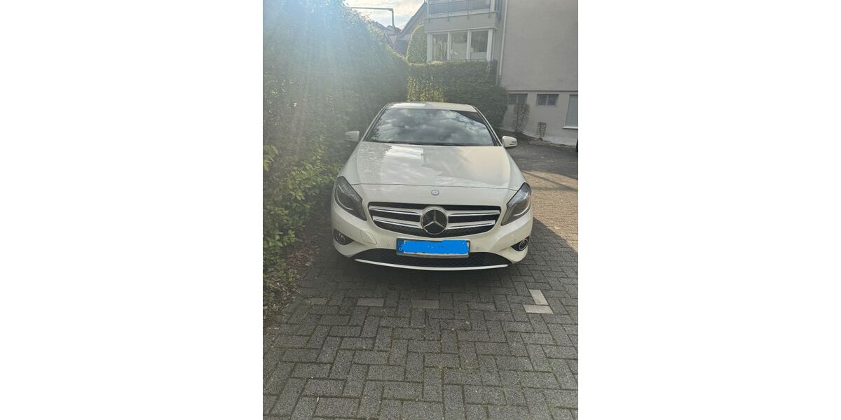 Mercedes-Benz A 180 148.400 km 11.950 &euro; Velbert 42553