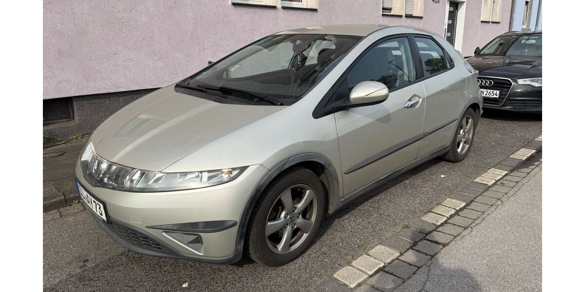 Honda Civic 146.000 km 4.250 &euro; Duisburg 47169