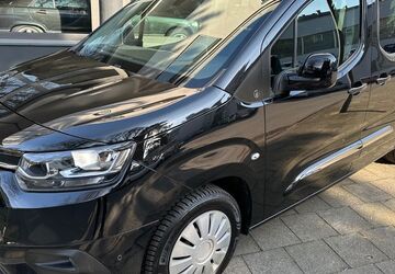 Toyota Proace City 45.381 km 14.950 &euro; Gelsenkirchen 45899