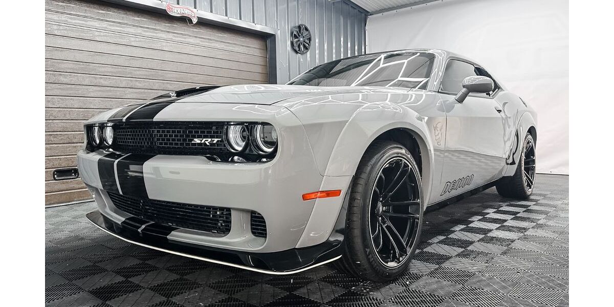 Dodge Challenger 56.000 km 32.900 &euro; Bochum 44809