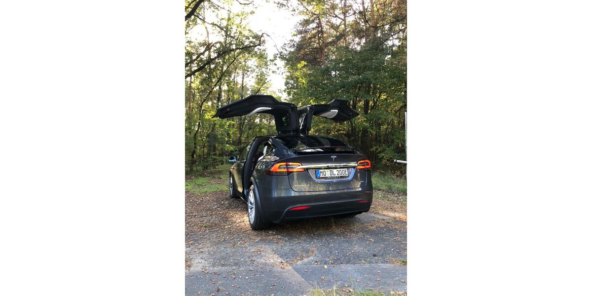 Tesla Model X 71.347 km 43.100 &euro; Moers 47443