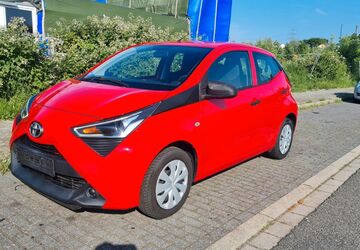 Toyota Aygo (X) 94.960 km 7.490 &euro; Duisburg 47229
