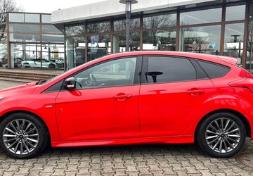 Ford Focus 111.209 km 11.400 &euro; Marl 45768