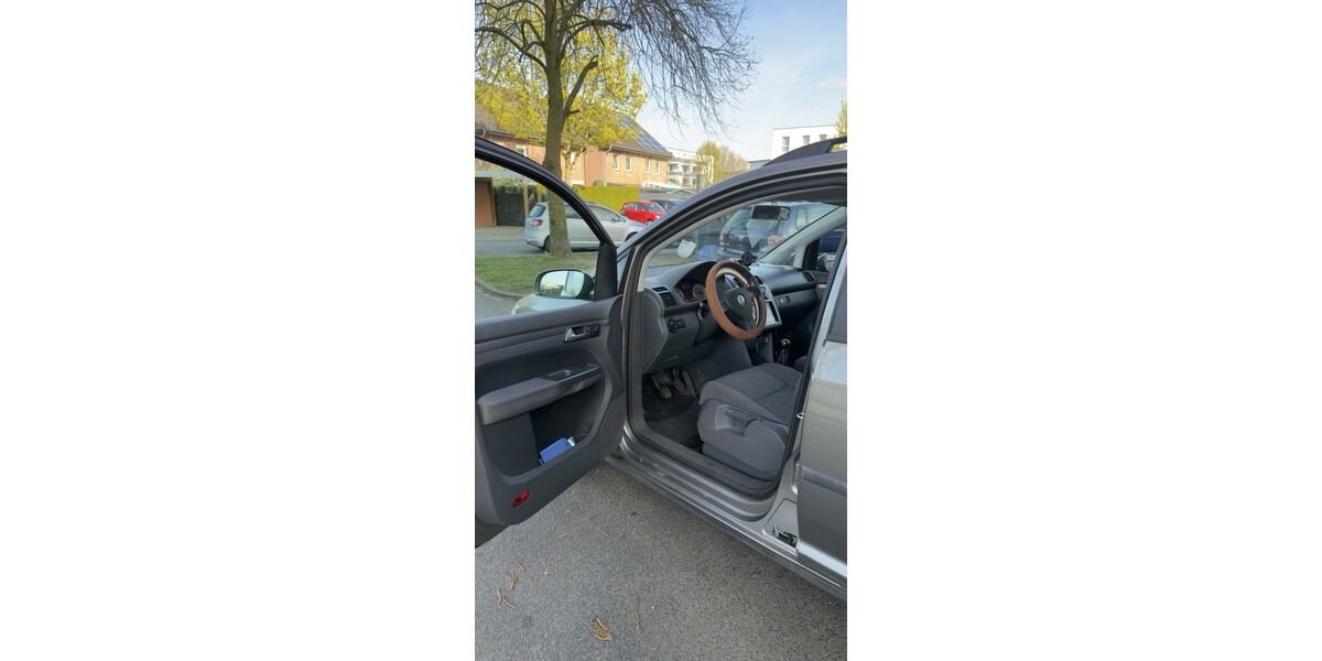 VW Touran 176.299 km 3.600 &euro; Rheinberg 47495