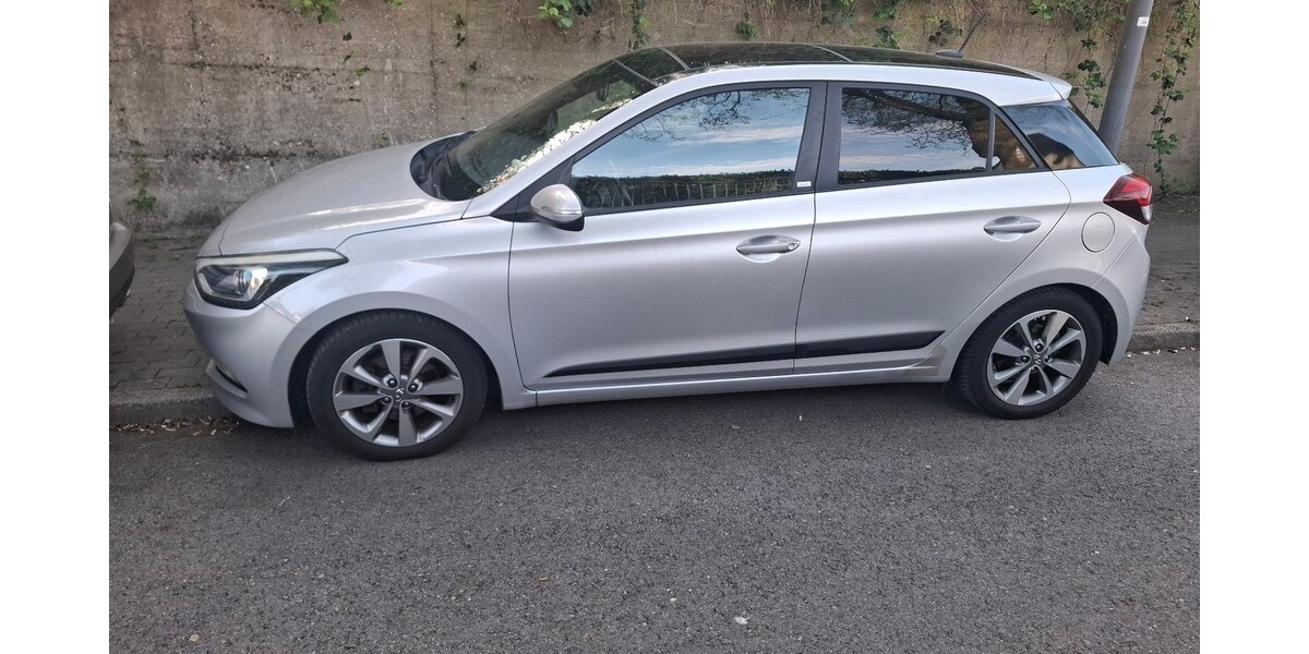 Hyundai i20 214.000 km 6.200 &euro; Gelsenkirchen 45879