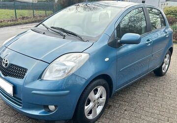 Toyota Yaris 98.350 km 4.350 &euro; Oberhausen 46047