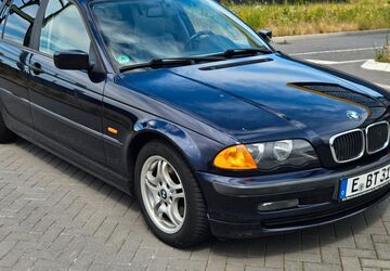 BMW 318 225.973 km 2.699 &euro; Essen 45138