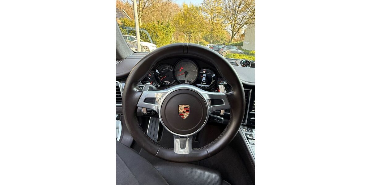 Porsche Panamera 134.000 km 40.900 &euro; Gelsenkirchen 45897