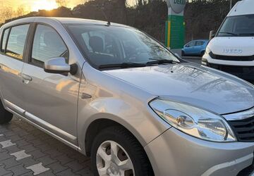 Dacia Sandero 179.000 km 2.490 &euro; Bottrop 46238