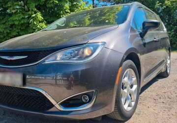Chrysler Pacifica 93.500 km 24.490 &euro; Hervest (Dorsten) 46284