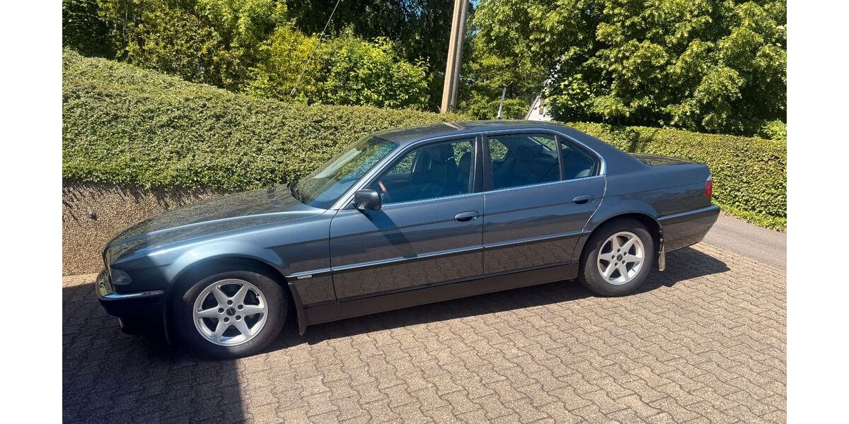 BMW 735 134.000 km 22.000 &euro; Hattingen 45527