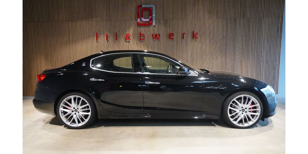 Maserati Ghibli 49.800 km 53.941 &euro; Duisburg 47228
