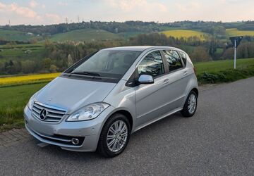 Mercedes-Benz A 180 91.000 km 8.400 &euro; Essen 45239