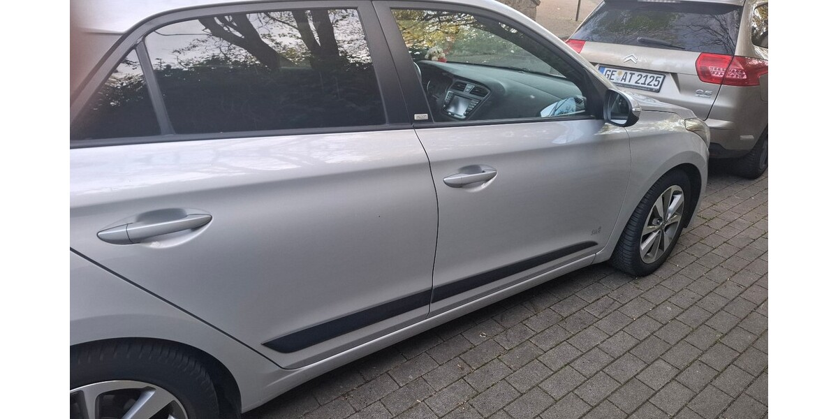 Hyundai i20 214.000 km 6.200 &euro; Gelsenkirchen 45879