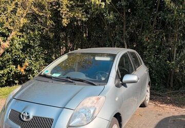 Toyota Yaris 83.000 km 3.499 &euro; Essen 45130