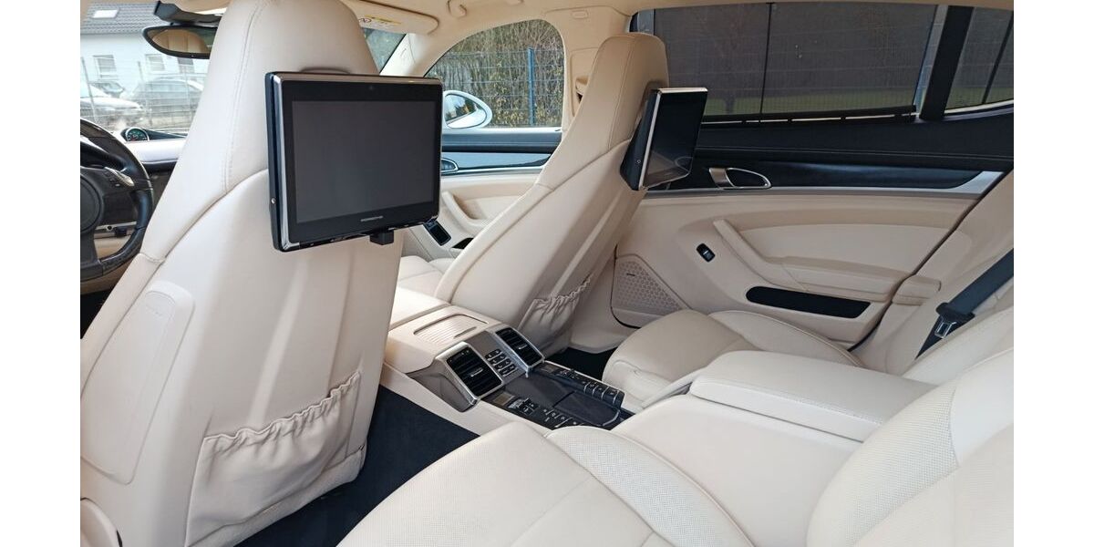 Porsche Panamera 93.000 km 41.990 &euro; Hünxe 46569