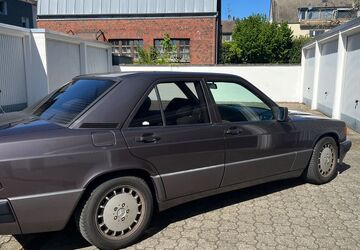 Mercedes-Benz 190 229.000 km 7.900 &euro; Moers 47441