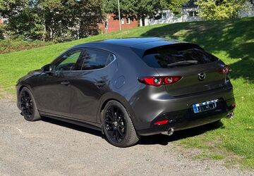 Mazda 3 68.000 km 17.990 &euro; Duisburg 47167