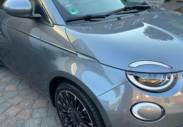 Fiat 500e 64.000 km 17.100 &euro; Oberhausen 46149
