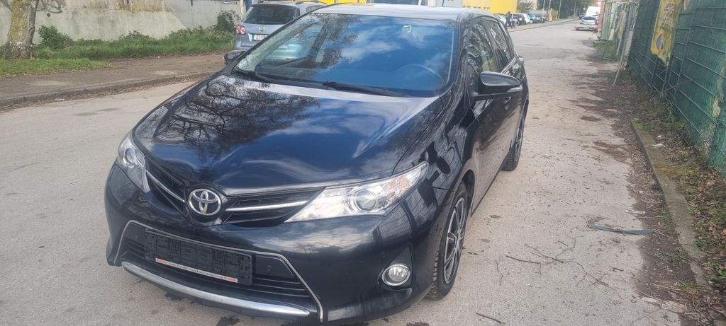 Toyota Auris 280.505 km 6.900 &euro; Essen 45326