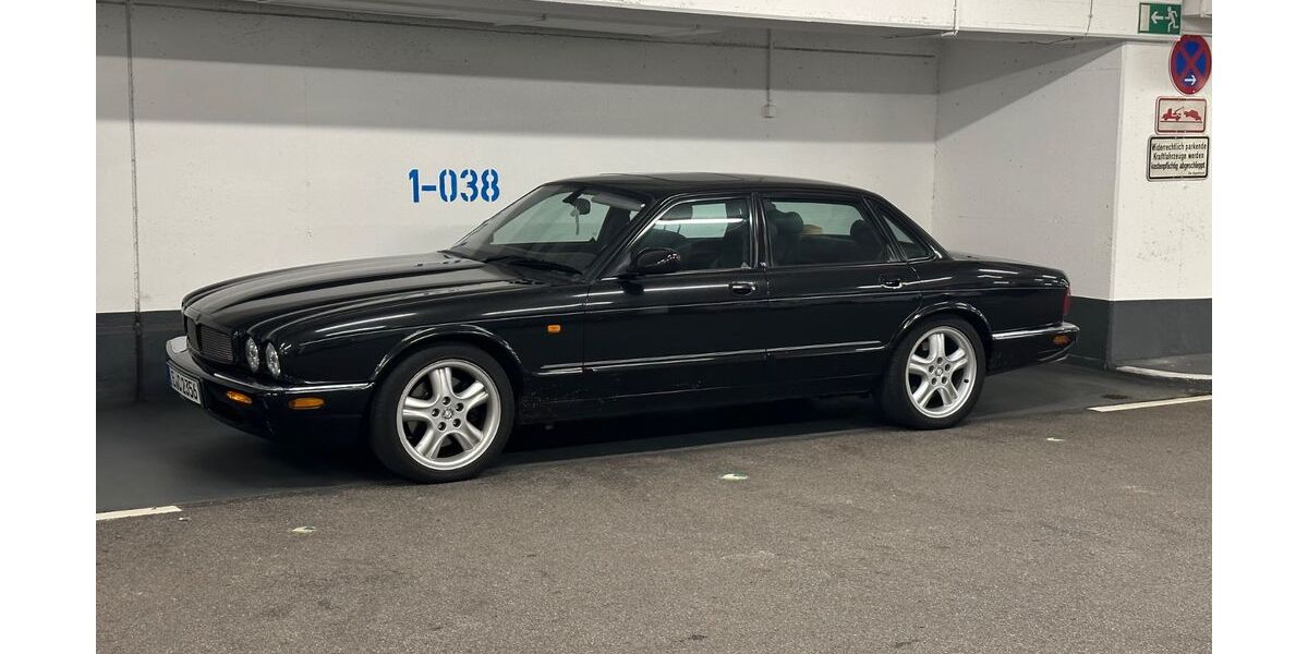 Jaguar XJR 168.000 km 8.900 &euro; Essen 45259
