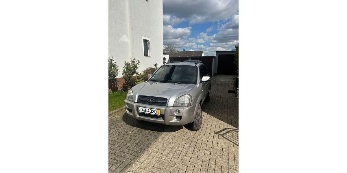 Hyundai TUCSON 110.000 km 4.900 &euro; Bochum 44805