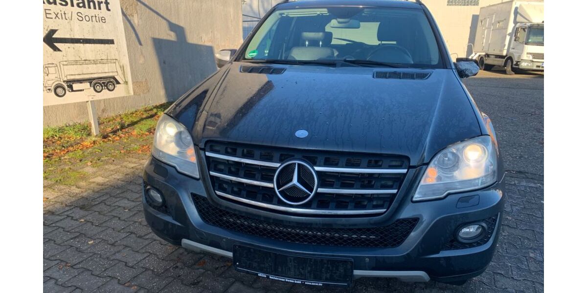 Mercedes-Benz ML 300 348.500 km 5.499 &euro; Gelsenkirchen 45881
