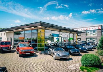 Aston Martin DBX 9.000 km 132.441 &euro; Duisburg 47228