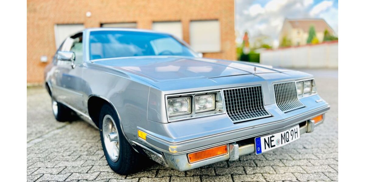 Oldsmobile Cutlass 71.110 km 9.800 &euro; Essen 45127